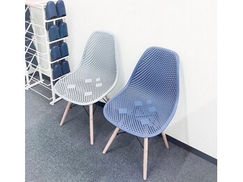 フリーストレッチング 高槻駅前店/【待合スペース】