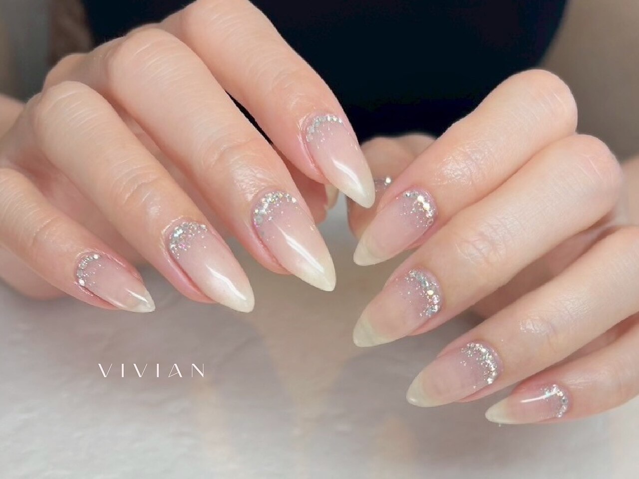 2025年-2026年冬トレンド】オレンジブラウンのネイルデザイン集｜人気