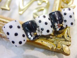モノトーンドット　¥9500