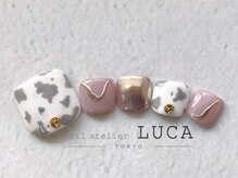ネイルアトリエルカ(nail atelier LUCA)/W-304 大人上品牛柄フットネイル