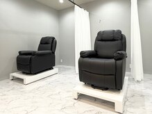 ツインズアイラッシュ(TWINS Eyelash)の雰囲気（モノトーンで統一された空間で清潔感のある店内♪）