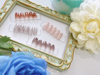 ミアローザ(Mia Rosa)の写真/ネイルもアイもお任せください！同時施術で時短が叶う◎時間を有効活用して、目元も指先も隙なく美しく♪