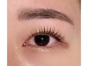 アルビコッコ(Albicocco)の写真/自まつ毛を生かす丁寧な施術。一人一人の目の形を見極め、ナチュラル上品な目元へ♪まつげパーマ￥4,000