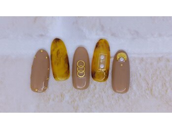 シャンティー ヒラギシ(Shanti hiragishi)/