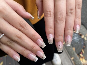 ネイルアルケー(Nail ARCHE)/ラメグラデーション×フレンチ