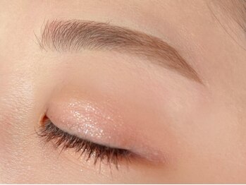 ジル(gir)の写真/【垢抜けフェイスへチェンジ★】お客様の骨格&目元&理想に合わせてピッタリの眉毛の提案をさせて頂きます♪