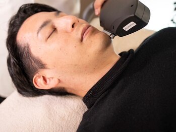 ルル ルーム(lulu room)の写真/ヒゲ脱毛、何度でも￥3300です♪眉スタイリングや顔脱毛などメンズ美容もお任せください！