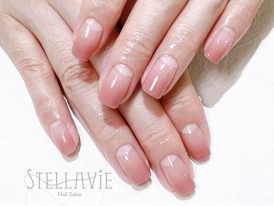 2025年春トレンド】サーモンピンクのネイルデザイン集｜人気順  