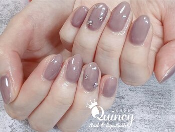 クインシー(Quincy)/ビジューネイル