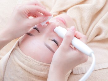 カエデ(Kaede)の写真/【肌質改善ハーブピーリング+毛穴洗浄】のセットが大人気◎毛穴汚れを取り除き顔の色ムラやくすみも改善＊
