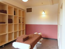 かみふる整体ふらっとの雰囲気（温かみのある空間で、ゆっくり体を整えることができます）