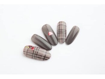 エムスラッシュ ネイル 新百合ヶ丘店(M.SLASH)/大人チェックネイル