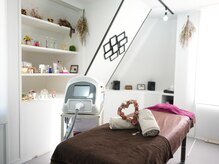 ベルグランツ(Belle Glanz)の雰囲気（優しい光が射し込む白を基調にした完全個室の清潔感のある店内♪）