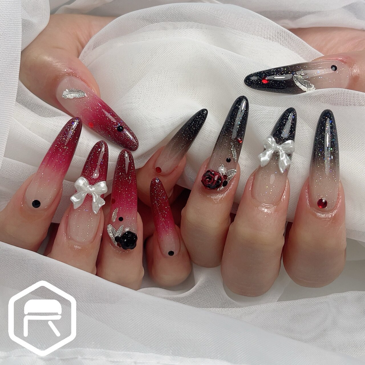 2025年-2026年冬トレンド】ブラック スーパーロングのネイルデザイン集