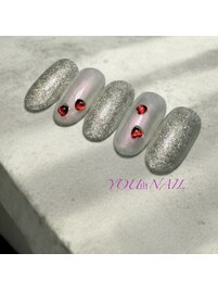 赤ハートのワンホンネイル