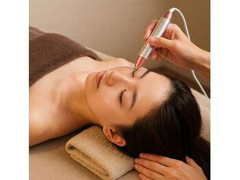 オプス ライフビューティー(OPS×LIFE BEAUTY)の写真/憧れの小顔リフト体験！福岡人気美容室OPShair監修の技術で、フェイシャルも◎輝く美肌へ♪