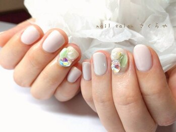 ビジューストーンネイル