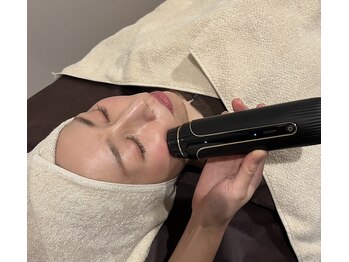 リトリート ハリ 新宿院(Re:treat HARi)/ハイパフォーマンス美顔器