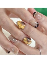 トゥーネイル(to nail)/大人ひまわりネイル