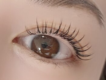 リジュ 渋谷(RIJU)の写真/渋谷マツエクで叶えるナチュラルeye！【フラットラッシュ＆パリジェンヌで上品な目元に】LEDマツエク◎