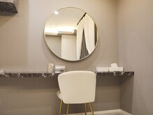 ナチュラル シャイン(NATURAL SHINE)の雰囲気（Makeup space at Hair removal room）