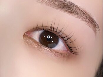 アミアイレ 本町(amiaire)の写真/〈あなただけ〉の目元を提案致します☆豊富な種類のダメージレスにこだわったまつ毛パーマが自慢！