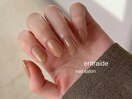 抜け感ベージュ×極細ライン