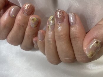 プリュム(Plume)/☆ひまわりネイル