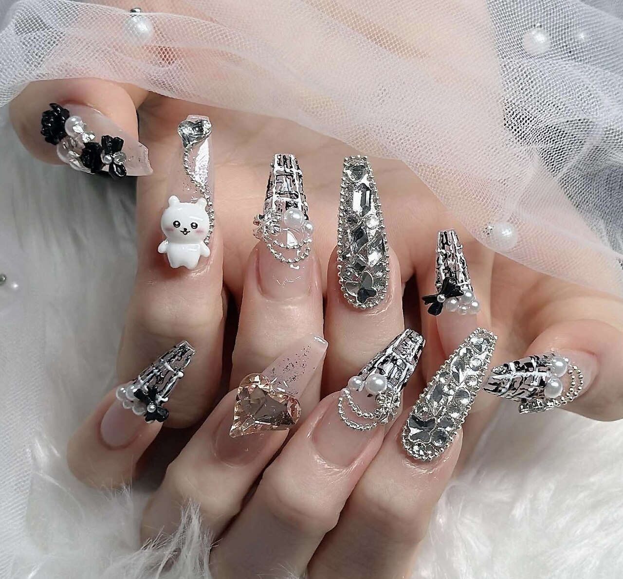 2025年-2026年冬トレンド】チップのネイルデザイン集｜人気順｜8ページ