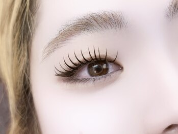 ミル(mil)/Dカールエクステで目力アップ