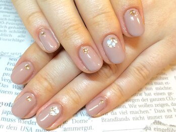 【グレージュストーンネイル】