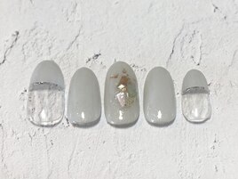 大人可愛いニュアンスネイル