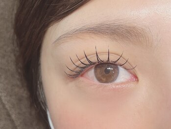アース コアフュールボーテ 長野稲田店(EARTH coiffure beaute)の写真/自まつげ派さんも◎人気の【パリジェンヌラッシュリフト】であなたの理想のお目元に！モチの良さも魅力♪