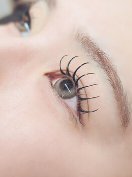 エナ(ena)/パリエクで理想のぱっちりeye