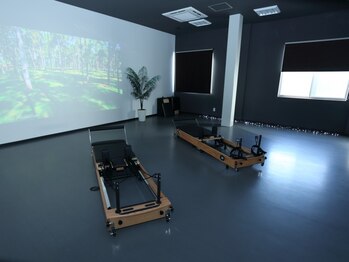 アンドワン(And one)の写真/癒されながら整うカラダ♪カフェ風おしゃれ空間で酸素ボックス付★贅沢マンツーマンマシンピラティス