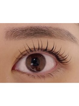 ナチュラル上品な目元にしたい