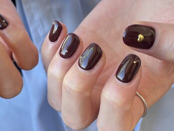 スュド(sud.)の写真/【季節ごとに変わる定額デザインコース＊】100種以上のcolor取扱い◎trendを取り入れた最旬nailが魅力！