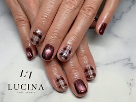 H-720ボルドーチェックネイル