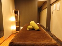 eMe和筋膜リリースの雰囲気（お客様にリラックス頂けるようシンプルな室内となっております。）