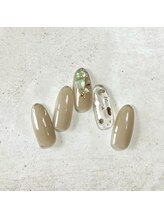 ミュナ(myuna)/シェル囲みネイル