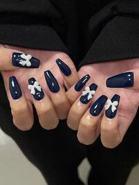 シンプルガーリーネイル