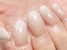 白グラデや白フレンチなど、シンプルこそ技術が必要です！