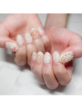 ラドール(La Dhole)/girly手書きお花ネイル