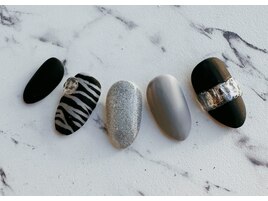 ●モノトーンマットネイル¥6,980