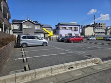 ビノス(Binosu)の雰囲気（駐車場はマンションのすぐ裏手、矢印の305をご利用下さいませ。）