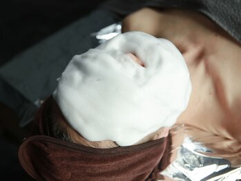 エイトボディ(8BODY)の写真/夏のお疲れ肌に特別なケアを。ハーブピーリングで透明感あふれる素肌へ導くサロン