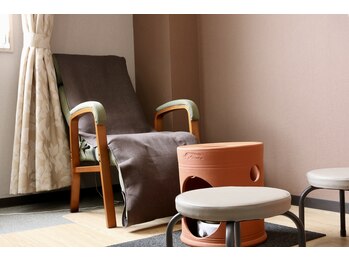 マダムくみこの部屋の写真/【初めての方へ】心身を解きほぐす静かな隠れ家空間。最高級アスカ製黄土よもぎ蒸しと本質を紐解く導きを。