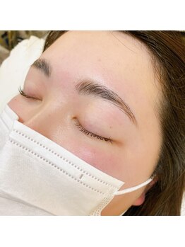 ネイル アンド アイラッシュ グレイス(Grace)/ハリウッドアイブロウ《HBL》