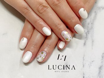 ネイルスタジオ ルキナ(LUCINA)/c-335 ホワイトパールネイル