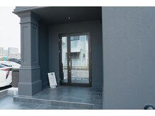 ヨハク(YOHAKU)の雰囲気（こちらの入り口からお入りください♪）